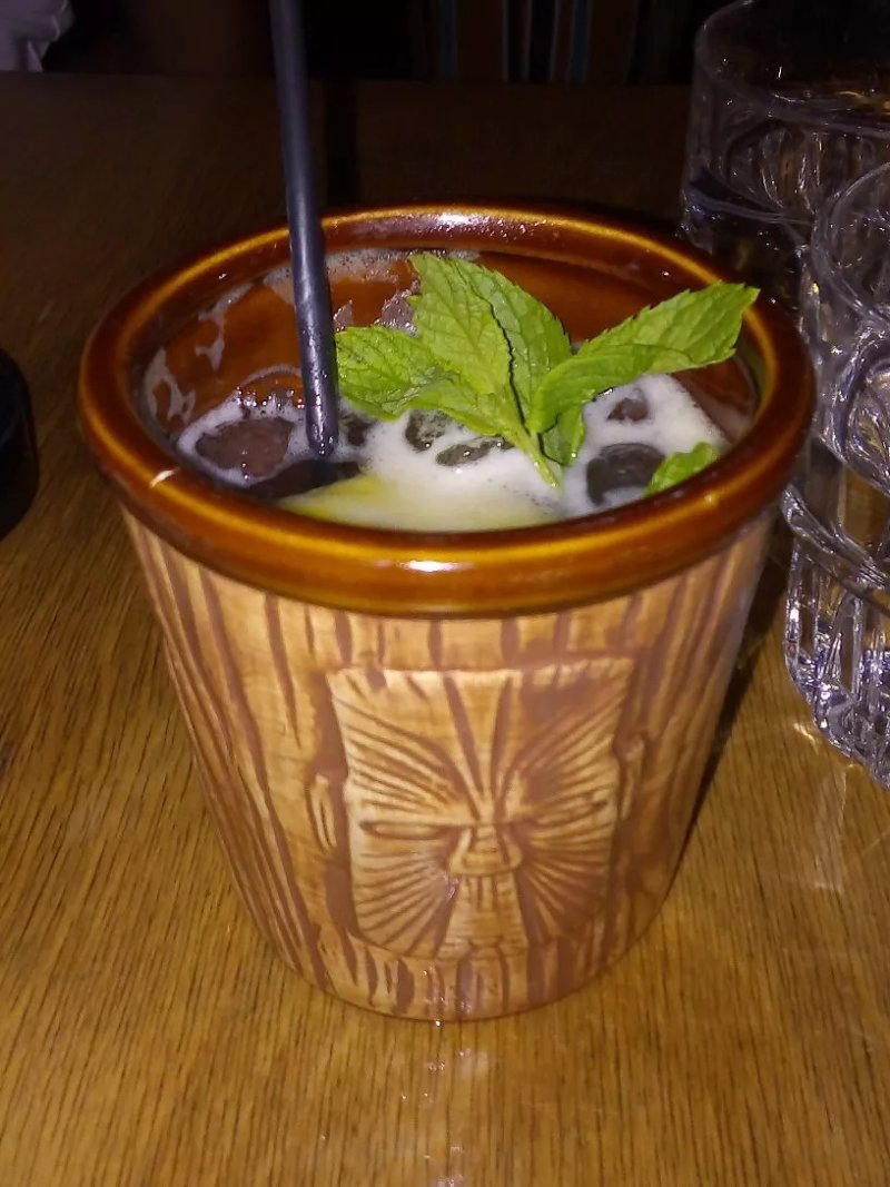 Sinatra the wine & lounge bar