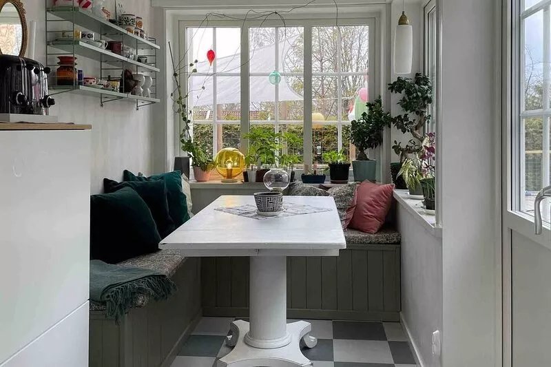 Spacious and renovated 1940s house in cultural area near the city
