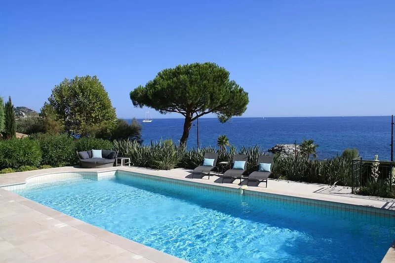 Luxury Villa with Panoramic View of St Tropez Bay & Beachfront