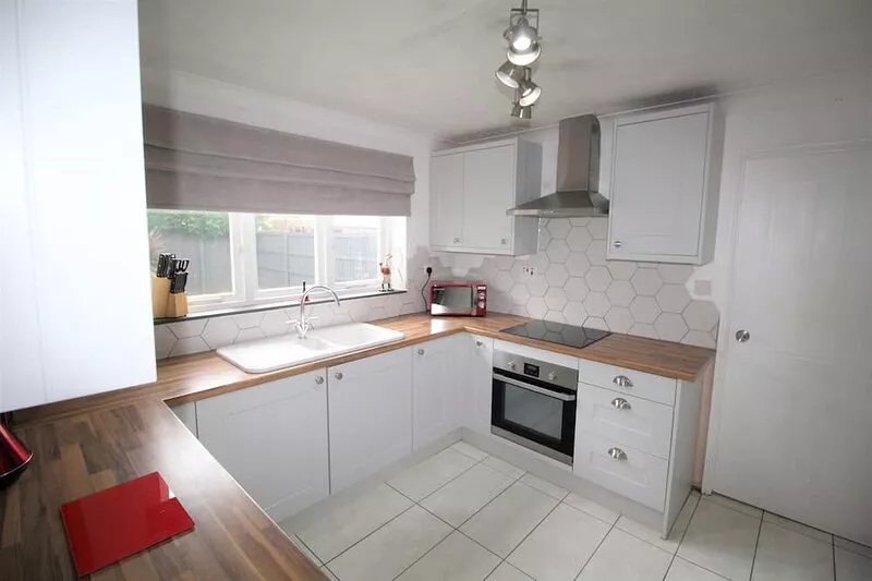 Warmsworth - 3 Bed Detached - Quiet Cul De Sac refurbished to a High Standard