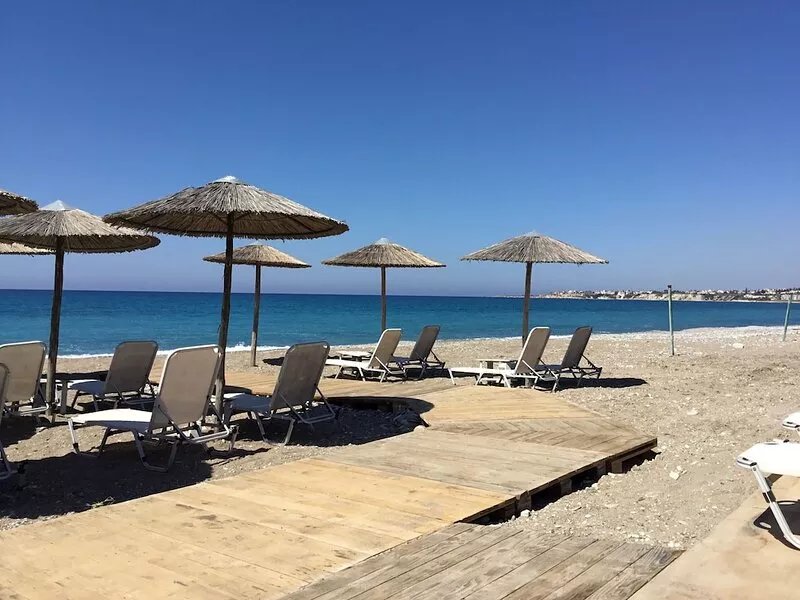 Beautiful sunny Apartment with wifi & UK TV on Stunning Complex