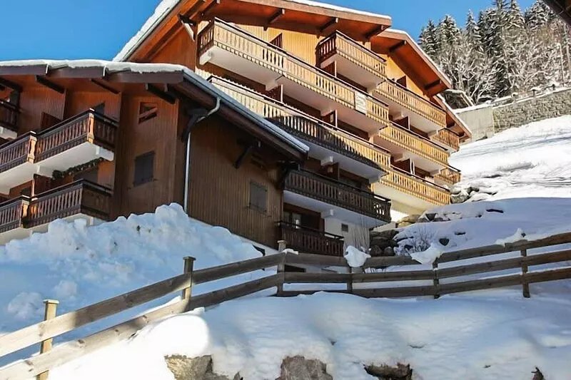 Apartment for 6 in residence in Morzine, ski at the foot of the Nyon cable car