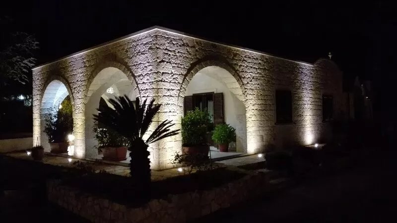 Cisternino-Trullie and Lamie: Grove in Valle D'Itria, "L'Ulivo" accommodation