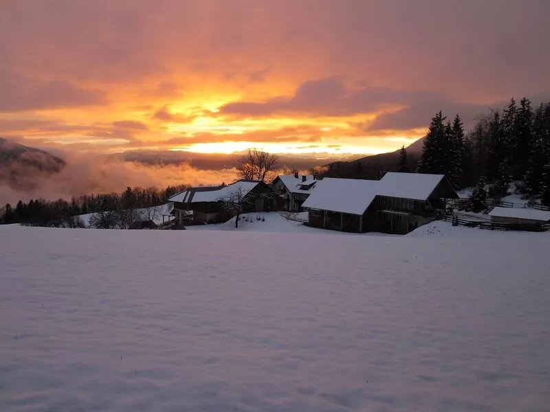 Vacation apartment - mountain farm "Pr Tic" 1050m. Nature, peace, air! 25 km