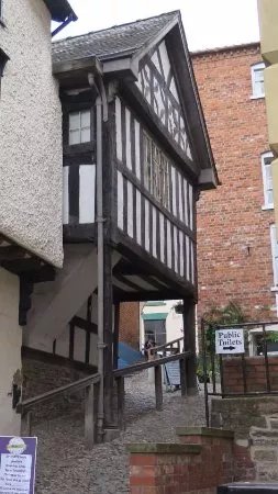 The House on Crutches Museum