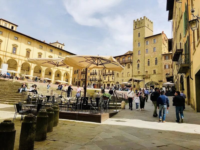 Leonardo Apartment overlooking the birthplace & Castle of Michelangelo