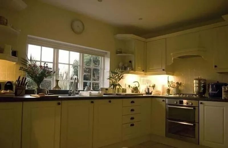 Large, private beautiful house with tennis court