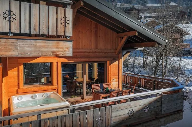Solly Nook - alpine holiday for 8, hot tub & close to action - OVO Network