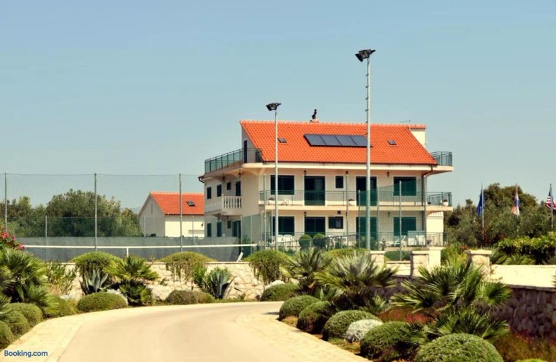 Americana Luxury Apartments