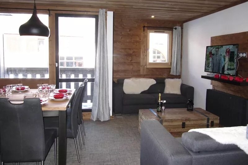 the duplexes of lauzieres apt 710