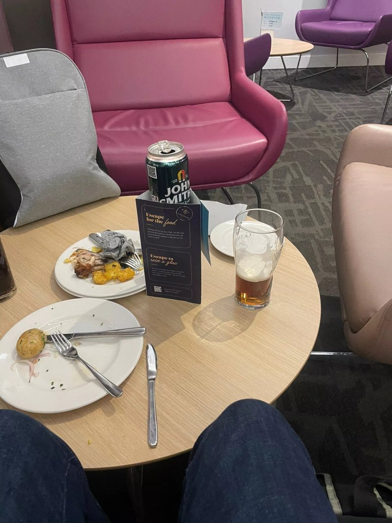 Escape lounge terminal 3