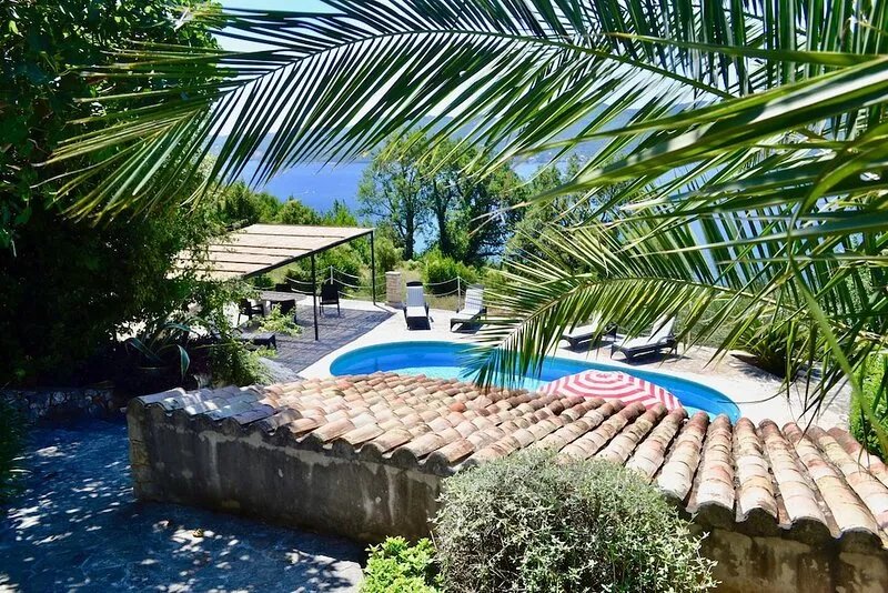 Restored 350 year old Villa, stunning views, idyllic location, large pool