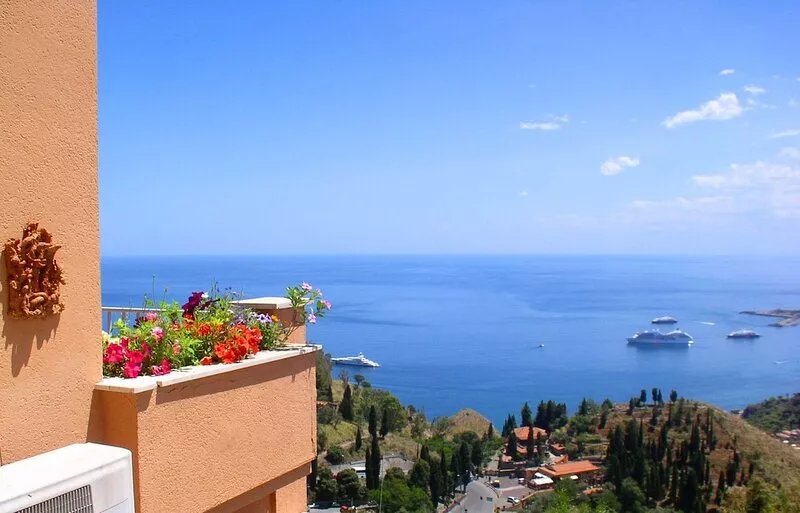 Residence Schuler - Apartment 'C' with sea and Mount Etna view