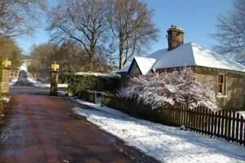 Eagle Lodge, Gatehouse adjacent to A73, Carmichael Country Cottages.  Pets