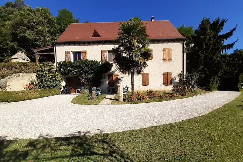 Apartment with private entrance swimming pool in SARLAT classified 1 star