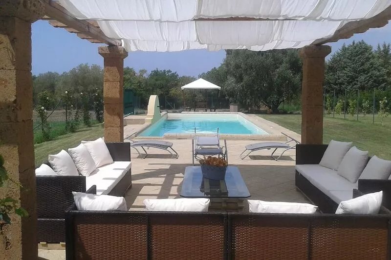 SEPTEMBER OFFER Charming farmhouse, park, private swimming pool, relax in