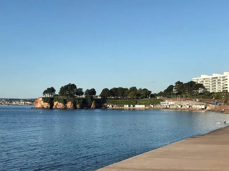 Coaching mews just a few steps from harbour and town centre in quiet cul de sac