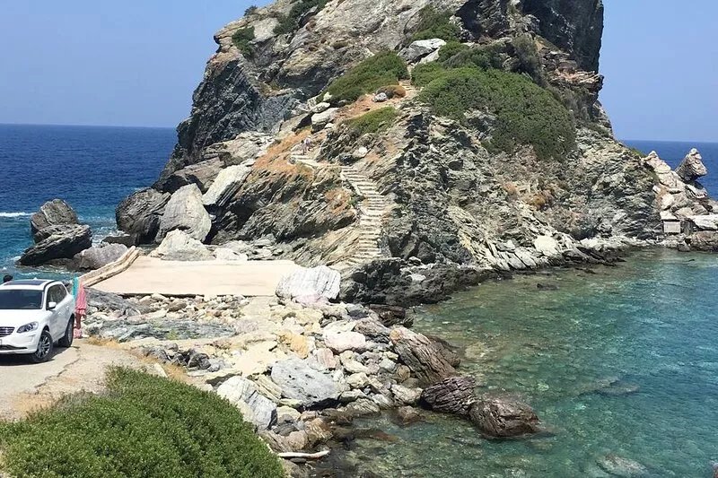 Traditional, authentically Greek house located short walk from the port