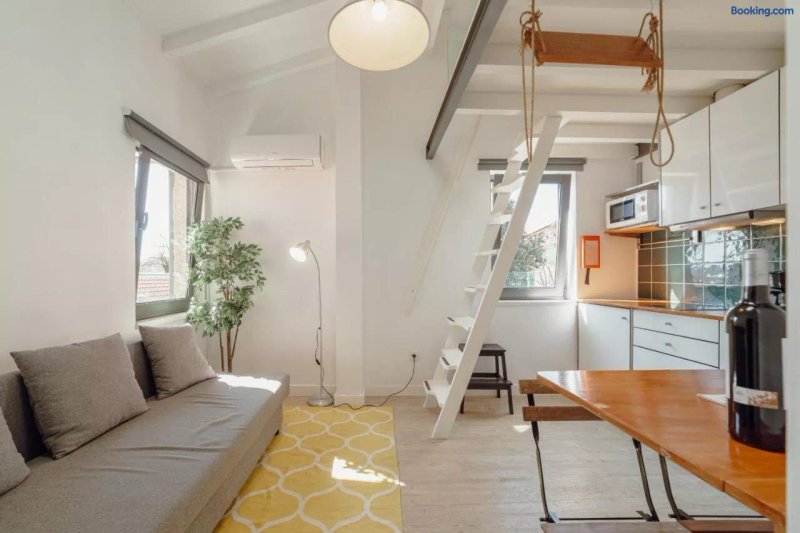 Mezzanine Stylish Apartments