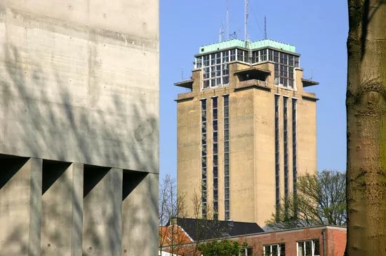 De Boekentoren (The Tower of Books)