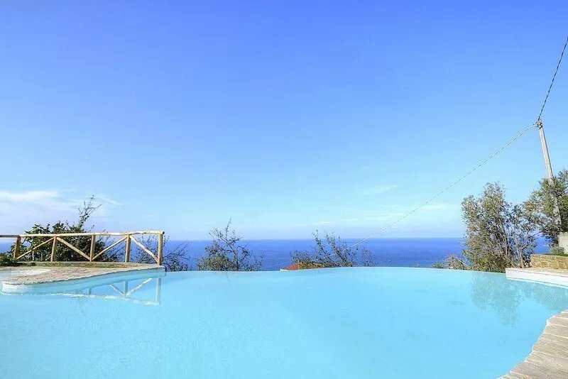 Villa Gaia: A bright and sunny two-story villa located on the slope of a hill