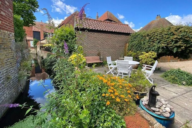 Delf Stream Flat - Close to town with lovely sunny terrace