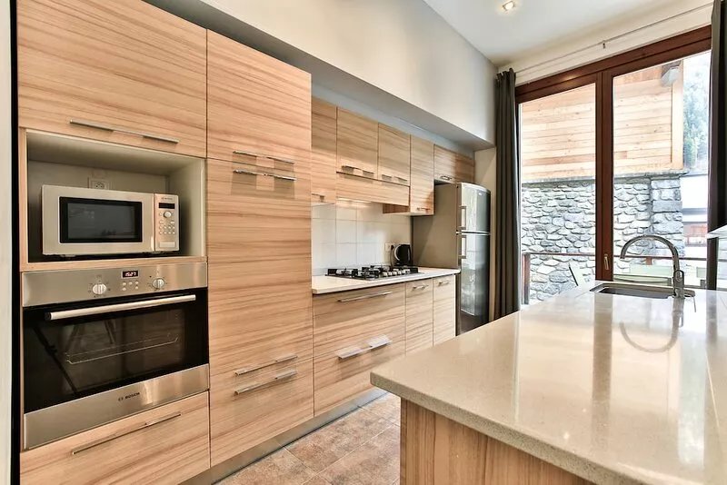Chamonix town centre:  modern flat,  sleeps 8, 4 bedrooms, 3 bathrooms