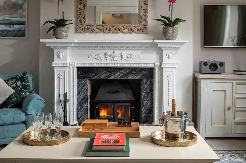 The Georgian House - sleeps 9 guests  in 5 bedrooms