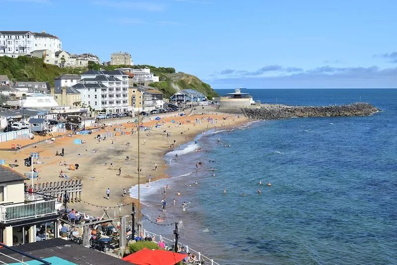 Best location in Ventnor, stunning sea views