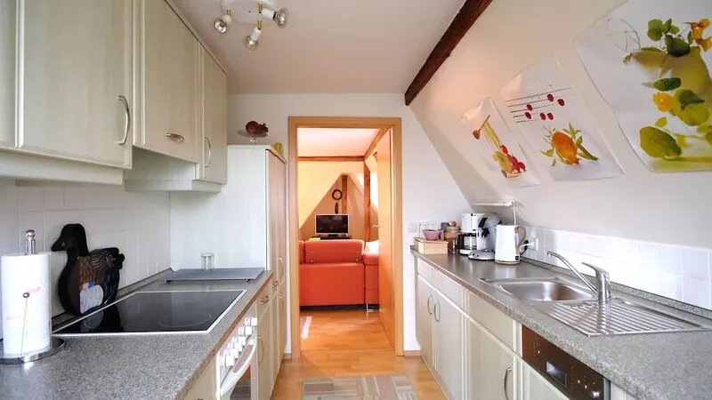 penthouse with balcony, spacious, furnished in a mediterranean style