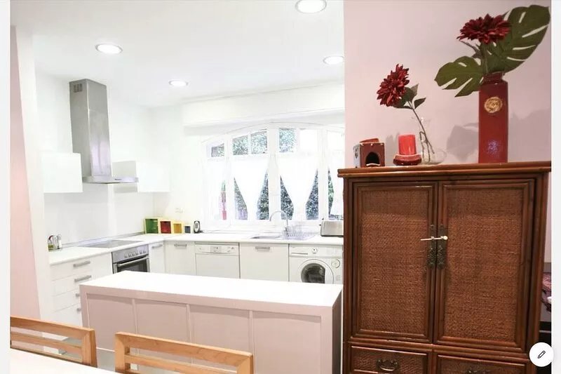 Beautiful Villa , 300 m to beach, 12-14 persons, view to bay, garden and parking