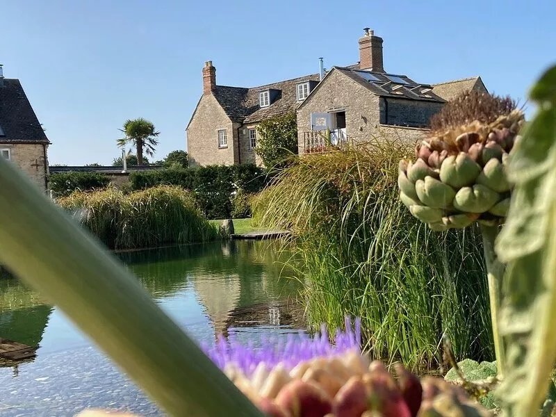 Romantic, quirky farm loft conversion with beautiful  natural swimming pool