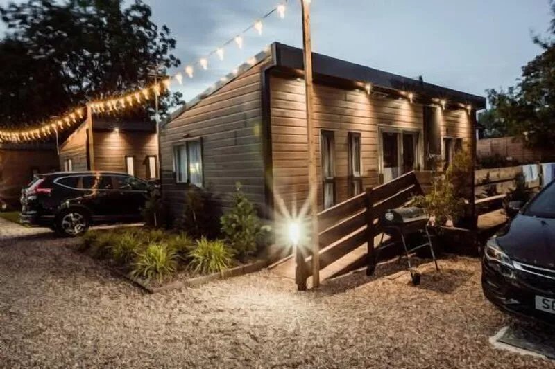 A luxury lodge 2 that sleeps 6 guests  in 2 bedrooms