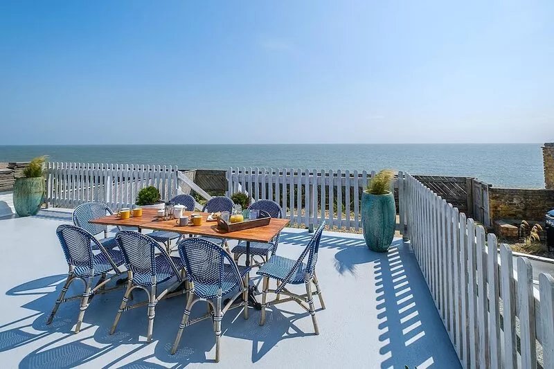Skippers Cottage - sleeps 8 guests  in 4 bedrooms