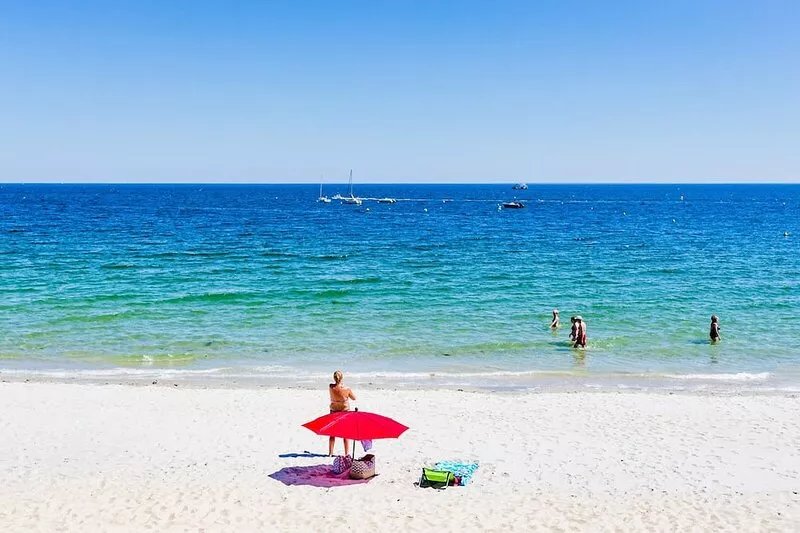 CARNAC PLAGE, the beach at 200 meters