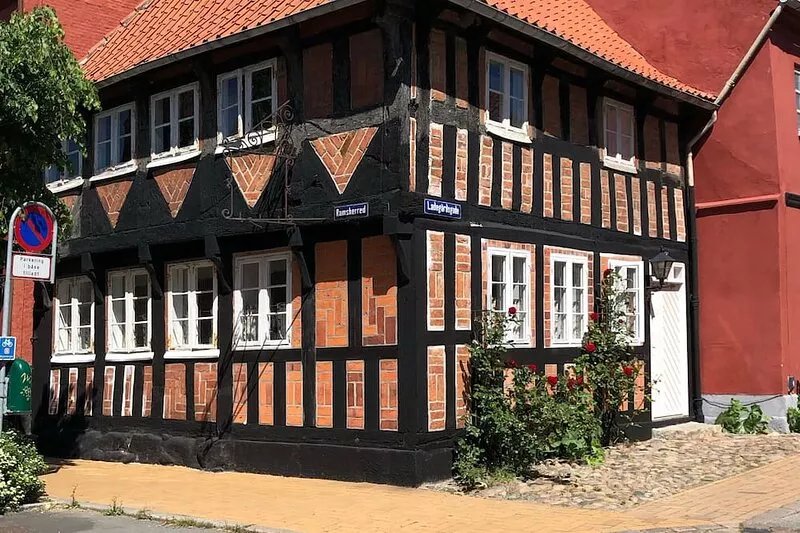 Cozy town house in the center of Assens, close to the harbor.