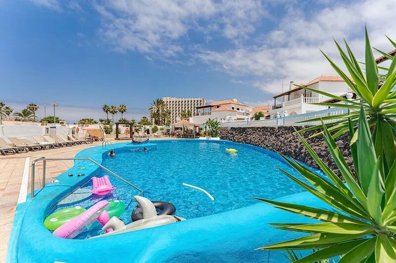 Beautiful apartments  with large terrace close to the beach