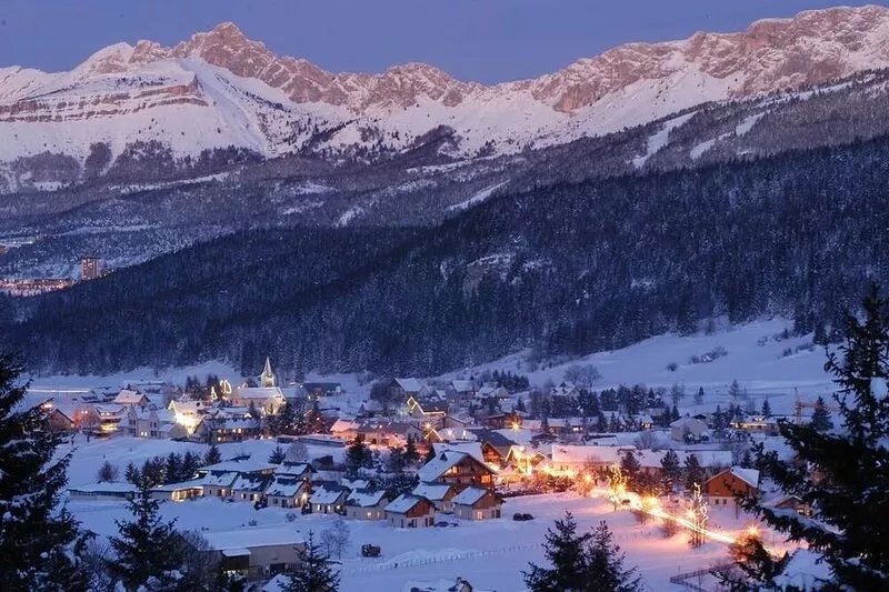 gite "le cabanon" near the slopes and the village center