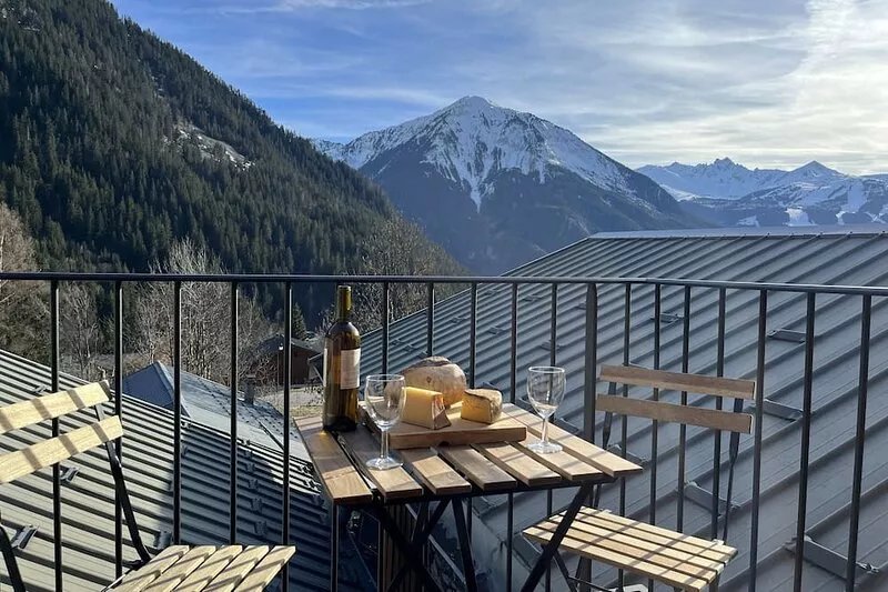 8-room duplex apartment in authentic chalet - La Plagne village resort