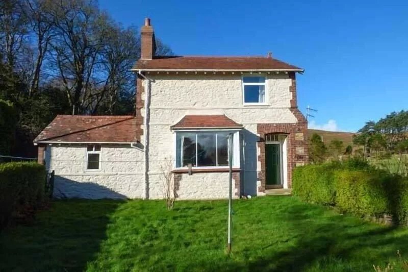 PENSYCHNANT COTTAGE, family friendly, with a garden in Capelulo