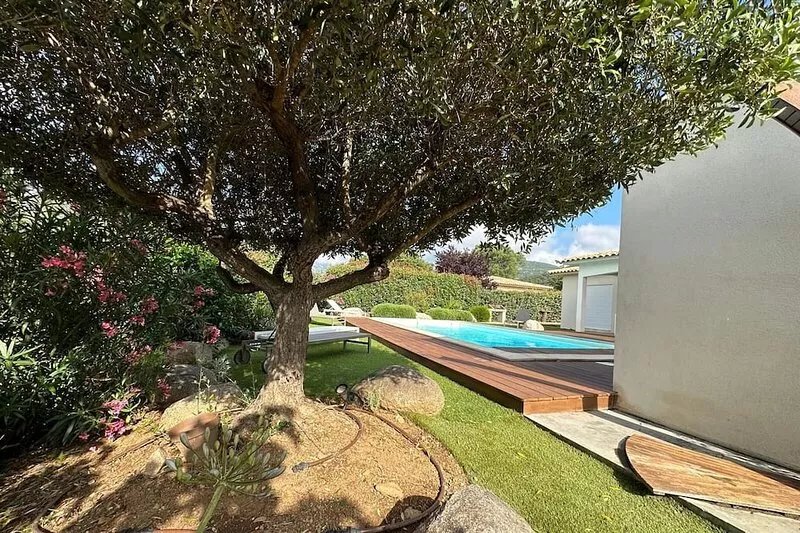 RECENT VILLA - 4 BEDROOMS - AIR CONDITIONING - HEATED POOL