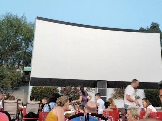 Cine Terraza Charly