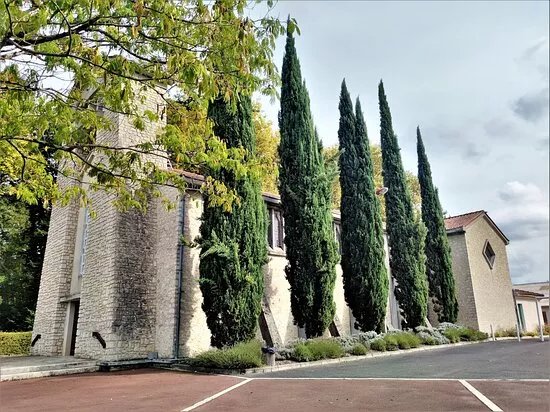 Eglise Notre-dame De La Paix Du Gond Pontouvre