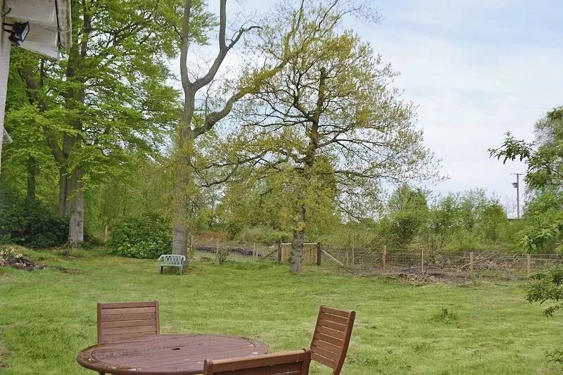 2 bedroom accommodation in Oakley, near Dunfermline