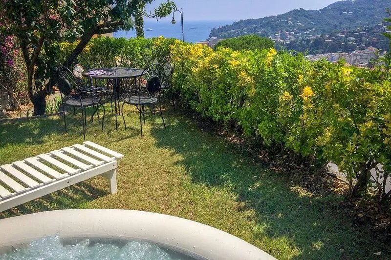 Gorgeous modern loft with Jacuzzi view and garden WEEK END OFFERS