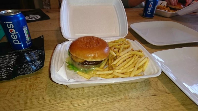 Giants Burger Bar