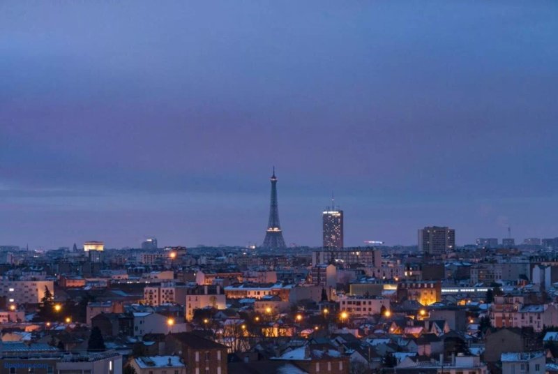 Eiffel Tower View Homestay 20 Minutes to Paris Center & 1 chambre dans Appartement de 3 Chambres