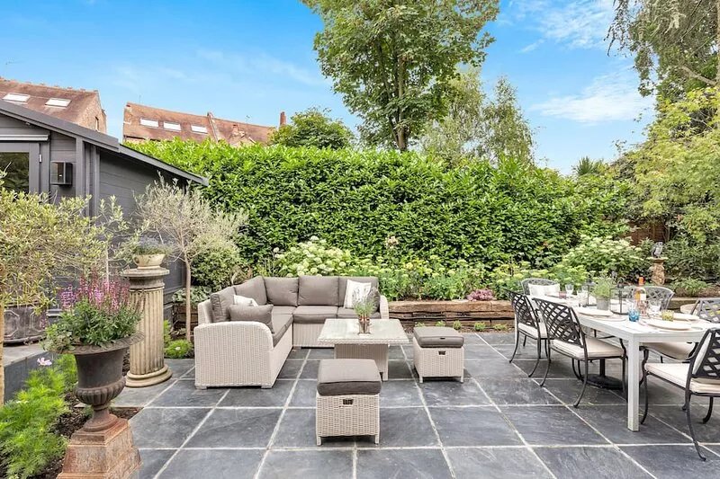 The Hampstead Retreat. Luxury living with own garden. 15 mins to central London