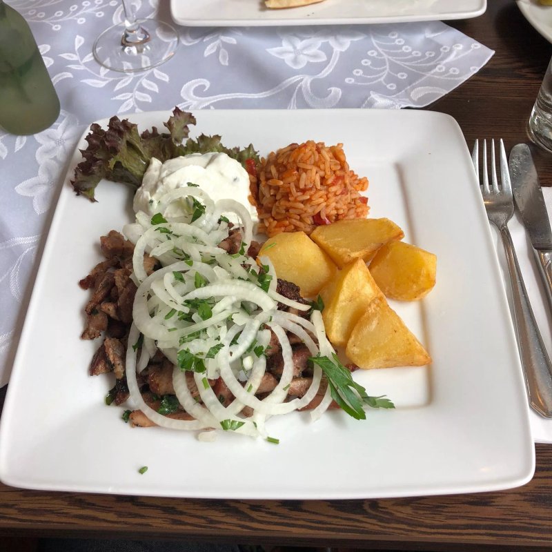 Cafe & Restaurant Kostas am Theater