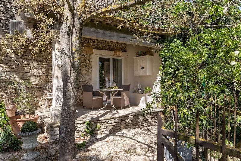 Country Cottage / Gite - LAGNES- ISLE-SUR-LA-SORGUE
